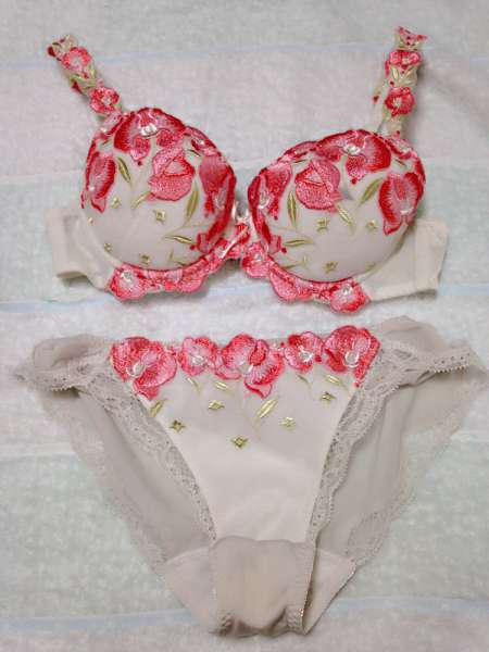 Photo ads/1053000/1053753/a1053753.jpg : Lingerie offerte