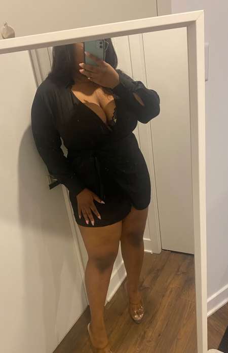 Photo ads/1197000/1197431/a1197431.jpg : Sandra belle femme black sur pour vs Mrs