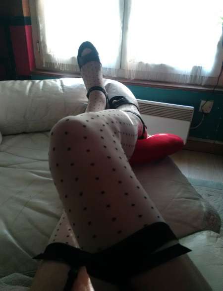 Photo ads/1341000/1341254/a1341254.jpg : Léa, trav en chaleur pour hétéros en rut