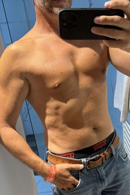 Photo ads/1378000/1378919/a1378919.jpg :  H cherche complices pour jeux sexy (voyeurisme)