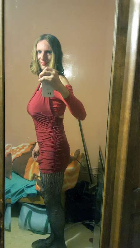 Photo ads/1617000/1617715/a1617715.jpg : trav cherche tatoueur pour tatouage intime