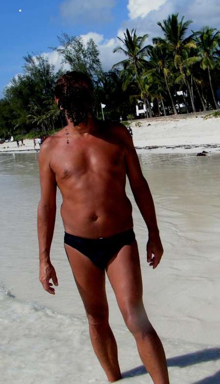Photo ads/1681000/1681930/a1681930.jpg : je recherche a fesser sans violence