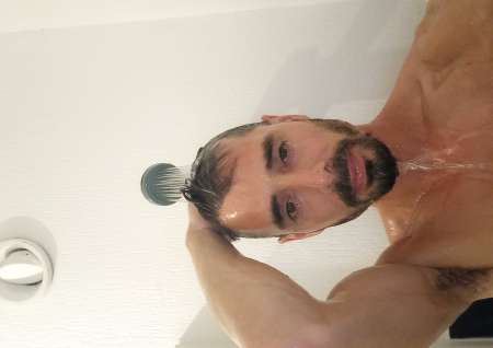 Photo ads/1744000/1744466/a1744466.jpg : Gay cherche a arrondir ses fin de mois