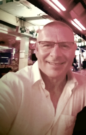 Photo ads/1774000/1774100/a1774100.jpg : RECHERCHE UNE COMPLICE SENSUELLE