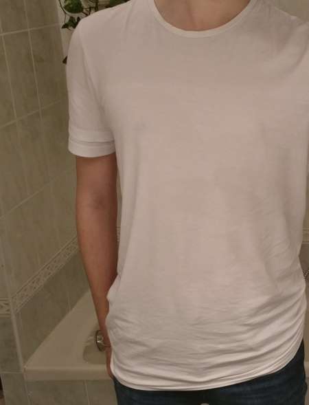 Photo ads/1819000/1819523/a1819523.jpg : Pour fille vierge désirant découvrir la sexualité