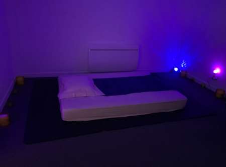 Photo ads/1850000/1850011/a1850011.jpg : Iris-massages