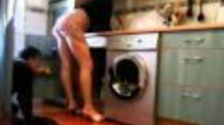 Photo ads/1852000/1852172/a1852172.jpg : Qui c'est ? C'est l'plombier !