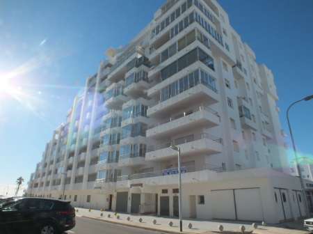 Photo ads/1893000/1893158/a1893158.jpg : Roses appartement vue mer