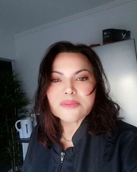Photo ads/1914000/1914377/a1914377.jpg : Masseuse professionnelle