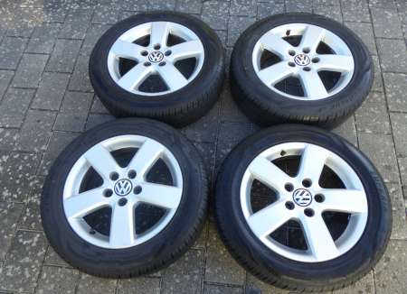 Photo ads/1930000/1930575/a1930575.jpg : A Vendre 4 x pneu avec jante Alu pour Golf 6