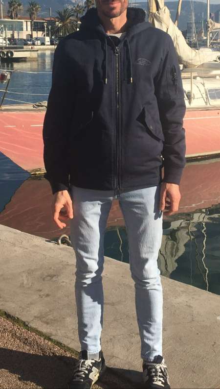 Photo ads/1933000/1933622/a1933622.png : Pote de branle