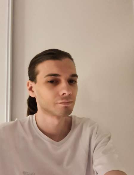 Photo ads/1942000/1942495/a1942495.jpg : jeune homme puceau cherche une femme cougar