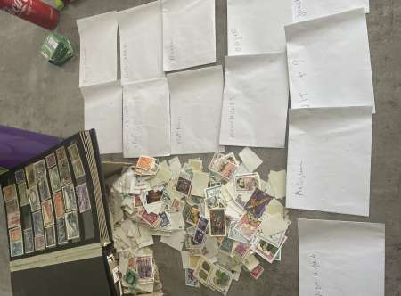 Photo ads/1966000/1966054/a1966054.jpg : Lot de timbres