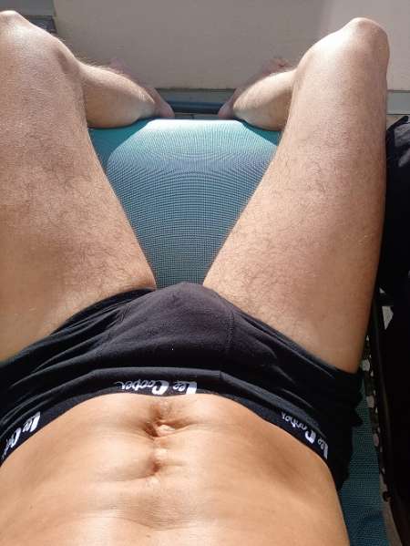 Photo ads/1968000/1968077/a1968077.jpg : Esclave sans collier recherche Maitresse Déesse