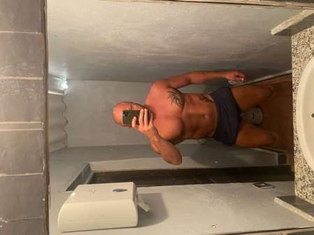 Photo ads/1998000/1998571/a1998571.jpg : Beau masseur Français