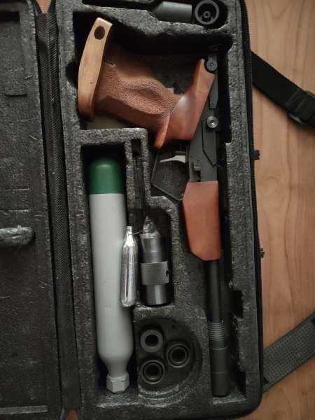 pistolet de competition TAU-7-CO2 BRNO