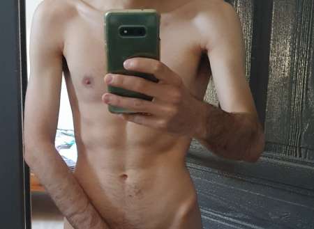 Photo ads/2020000/2020262/a2020262.jpg : Jeune h de 25 ans cherche f pour 1ere fois