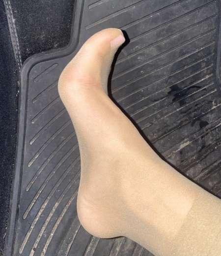 Photo ads/2021000/2021627/a2021627.jpg : Vends Nylon chaussettes, bas cuisse, collant