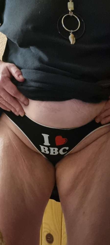 Photo ads/2026000/2026596/a2026596.jpg :  Femme pour black