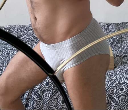 Photo ads/2027000/2027507/a2027507.jpg : Vend slips sales, crade, éjaculation et vidéo