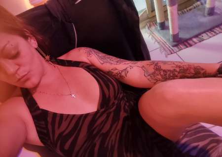 Photo ads/2028000/2028037/a2028037.jpg : Sexy Alyson babe tattooé incall Laval spécial 30 m