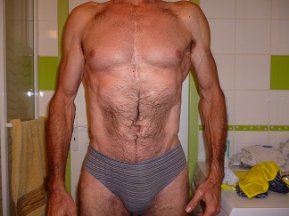 Photo ads/2036000/2036949/a2036949.jpg : homme sportif cherche masseuse