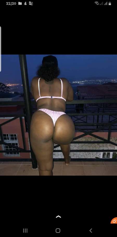 Photo ads/2037000/2037079/a2037079.jpg : Femme africaine