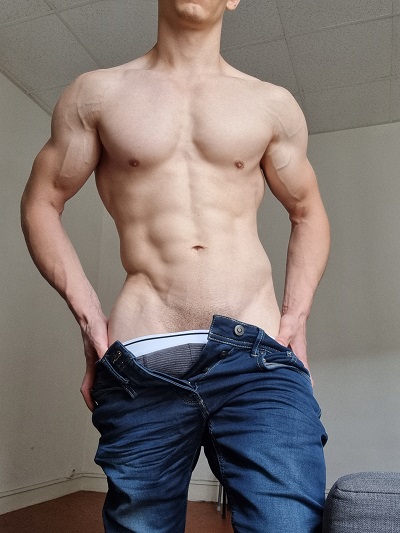 Photo ads/2041000/2041602/a2041602.jpg : escort boy rencontre femme uniquement