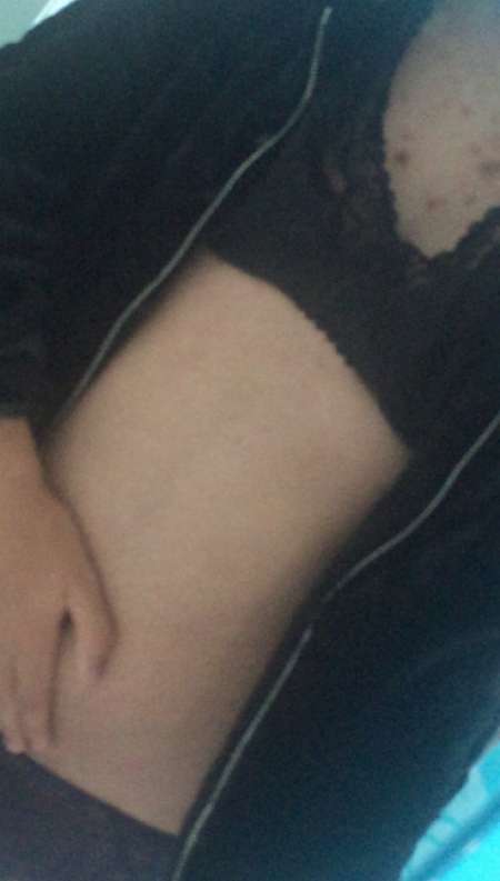 Photo ads/2042000/2042333/a2042333.jpg : Petite travsissy cherche un mâle pour la féminiser