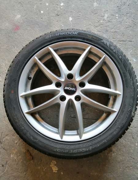 Photo ads/2047000/2047537/a2047537.jpg : 4roues montees jante alu ,225/45 R 17 V M+S