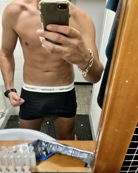 Photo ads/2052000/2052484/a2052484.jpg : Escort boy gigolo