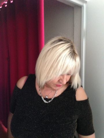 Photo ads/2061000/2061624/a2061624.jpg : Jolie blonde mature , massage et epilation
