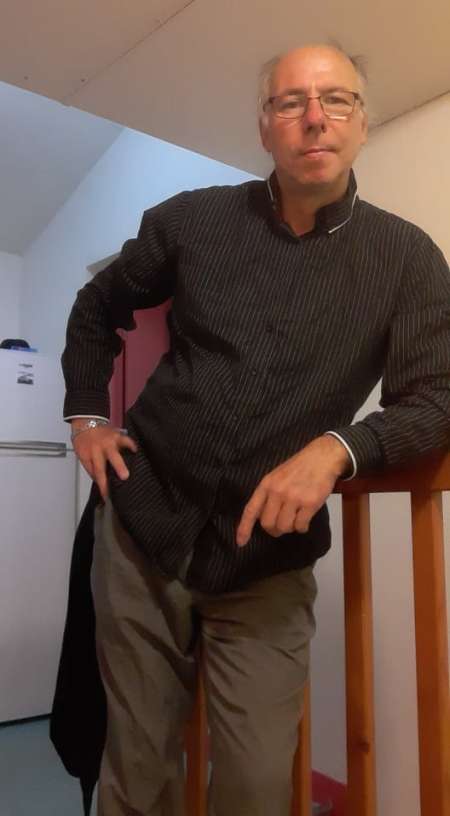 Photo ads/2084000/2084639/a2084639.jpg : travesti au quotidien