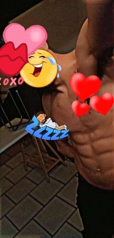 Photo ads/2084000/2084695/a2084695.jpg : Jeune homme de 33 Ans propose massages