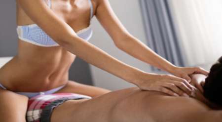 Photo ads/2099000/2099407/a2099407.png : Française au courbes généreuse