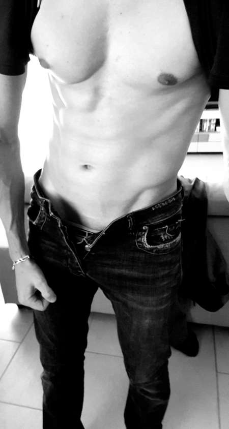 Photo ads/2102000/2102636/a2102636.jpg : H pour F sans prises de têtes