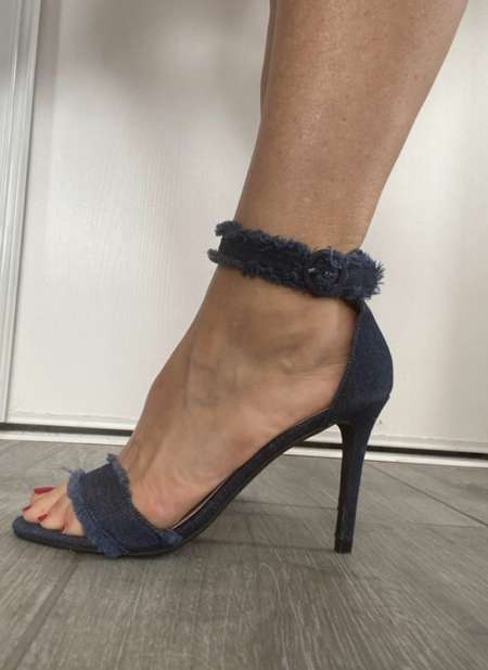 Photo ads/2103000/2103571/a2103571.jpg : MES PIEDS collants, bas , chaussettes