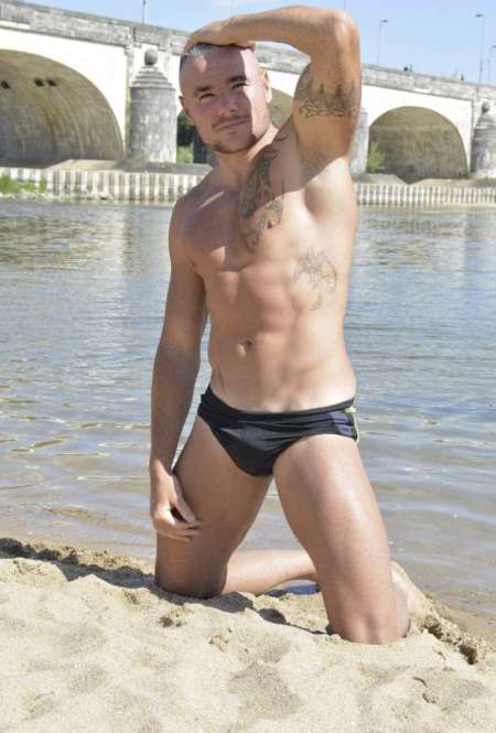 Photo ads/2103000/2103670/a2103670.jpg : Escort boy