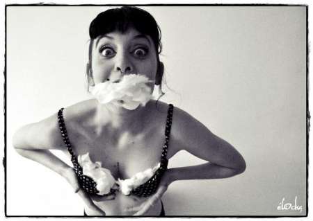 Photo ads/2103000/2103934/a2103934.jpg : Cours Effeuillage Burlesque