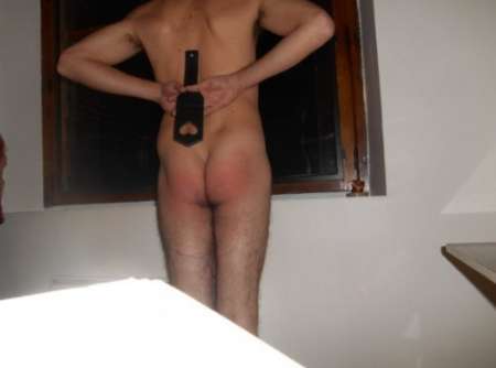 Photo ads/2137000/2137834/a2137834.jpg : H cherche F cpl h pour fessée sévère