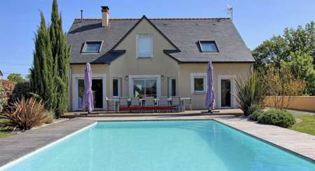 Photo ads/2140000/2140891/a2140891.jpg : Maison contre services