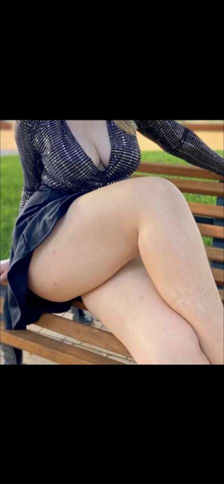 Photo ads/2140000/2140990/a2140990.png : Grosse poitrine en vacances à Paris domi