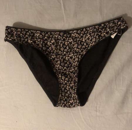 Photo ads/2145000/2145629/a2145629.jpg :  JF propose ses dessous s3xy - str1g, tanga...