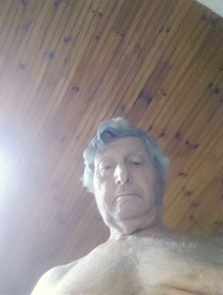 Photo ads/2161000/2161035/a2161035.jpg :  H mûr cherche jf couple lesbiennes a feconder