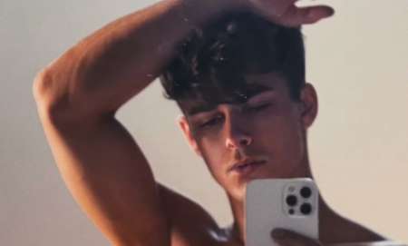 Photo ads/2188000/2188144/a2188144.jpg : Puceau de 20 ans, objectif première fois