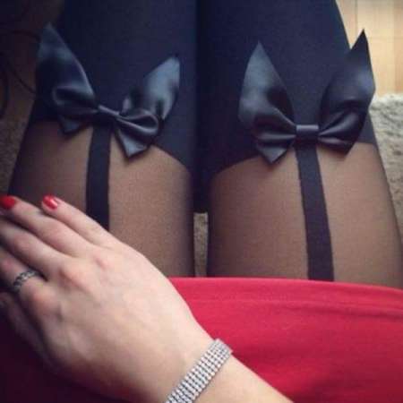 Photo ads/2188000/2188692/a2188692.jpg : Femme pulpeuse féminine