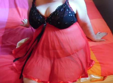 Photo ads/2210000/2210838/a2210838.jpg : Marina mature réelle femme fontaine