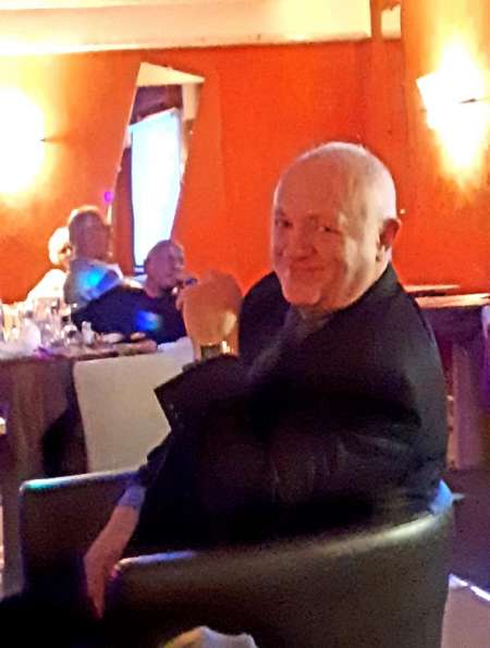 Photo ads/2210000/2210949/a2210949.jpg : homme en manque de tendresse