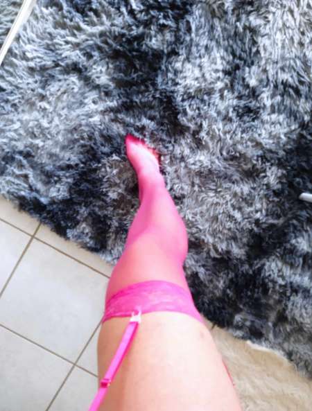 Photo ads/2213000/2213021/a2213021.jpg : Maitresse recherche soumis que pour du VIRTUEL