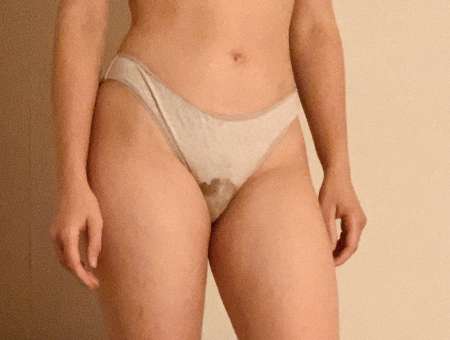 Photo ads/2234000/2234674/a2234674.jpg : Sous vêtements d'une jeune étudiante